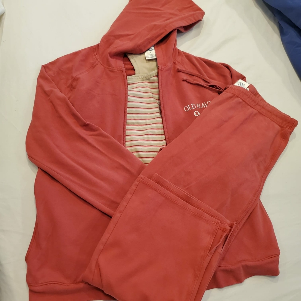 Old Navy Stretch Set.